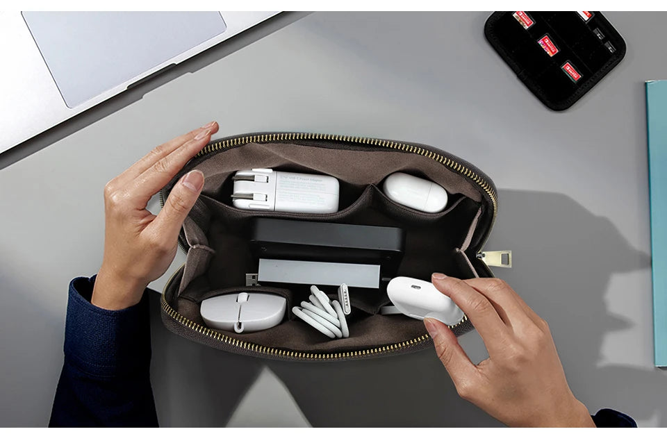 Porta-Gadgets em Couro Harper